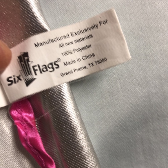 Silver pink trim Supergirl cape six flags Costume For Halloween or dress up - Picture 9 of 13